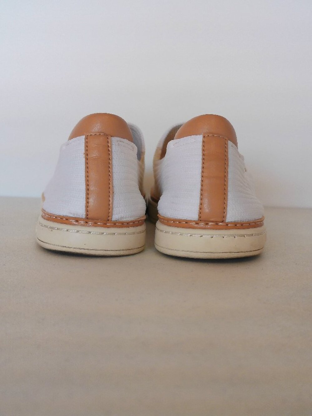 UGG Sammy Ribbed Knit Sneakers Size 8 White & Tan - Picture 8 of 12